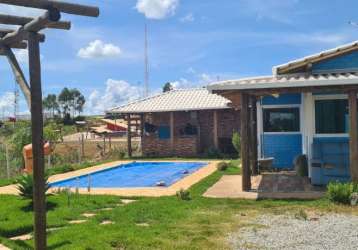 Paraíso à venda: casa com jacuzzi, varanda e pomar á venda em itatiaiuçu-mg!