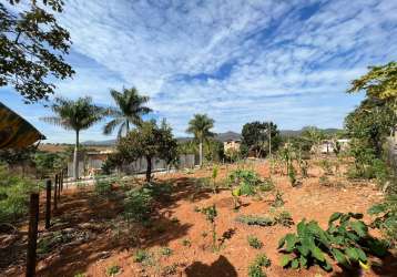 Terreno de esquina 415m², com escritura e registro, á venda em igarapé mg