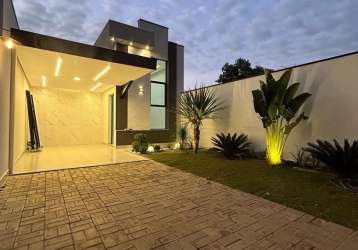 Casa moderna com área de 180m² com 03 quartos sendo 01 suíte á venda por r$ 498.000!