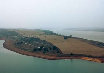 Lote a venda na barragem de furnas em  formigas-mg!