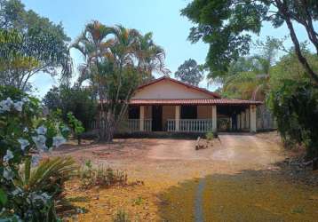 Fazenda á venda de 50 hectares com 03 quartos sendo 01 suíte em crucilândia mg!