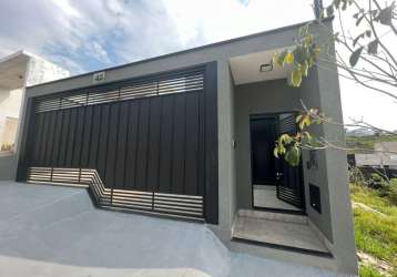 Casa com 3 quartos à venda na rua pintassilgo, 42, jardins, bragança paulista, 90 m2 por r$ 590.000