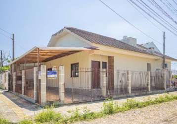 Casa térrea de esquina no parque da matriz - cachoeirinha