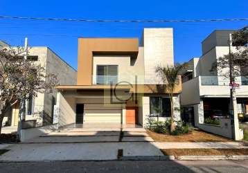 Venda de casa em condomínio de luxo em salto-sp no bairro residencial central parque: 3 quartos, 2 suítes, 2 salas, 4 banheiros, 4 vagas e 220m².