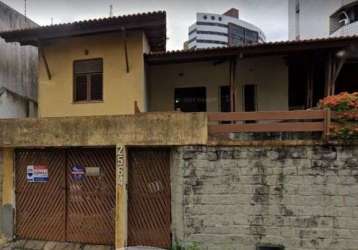 Casa duplex na melhor localização de candelária - 400m² - 3 suítes