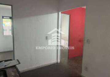 Apartamento com três dormitórios na avenida leandro