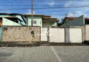 Ótima casa no condomínio mataruan - centro de maricá