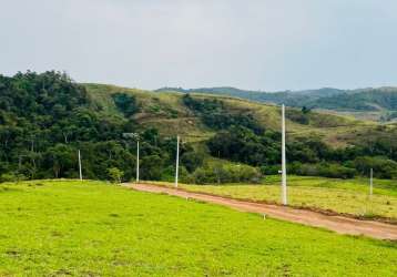 Acesso totalmente asfaltado próximo a guararema e mogi das cruzes.