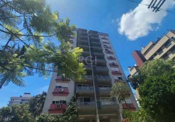 Vende linda cobertura no bairro petrópolis com 282,52 m²,  living dois ambientes com sacada, 3 dormitórios sendo um suíte, ampla cozinha, dependência completa, piso taboão /  parquet e piso frio. anda