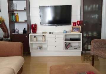 Vende-se apartamento desocupado, com 2 dormitórios amplos, banheiro social, vaga de garagem, elevador, living em dois ambientes, cm vista, copa e cozinha ampla, área de serviço independente, banheiro 