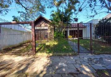 Casa térrea a venda no bairro ipanema, zona sul de porto alegre rs.&lt;br&gt;&lt;br&gt;excelente casa térrea, com 3 dormitórios, sendo 1 suíte, banheiro social, lavabo, &lt;br&gt;amplo living com lare