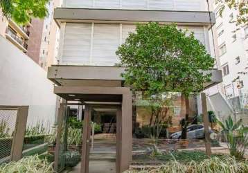 ....................dois apartamentos pelo preço de um, nos altos da silva jardim, no bairro bela vista.&lt;br&gt;este apartamento com características incomuns tem 3 quartos na sua área principal, mai