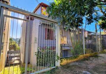 Casa à venda próximo à sepé tiarajú, porto alegre.&lt;br&gt;&lt;br&gt;apresentamos uma excelente oportunidade de compra em um dos bairros mais tradicionais de porto alegre! esta charmosa casa está loc