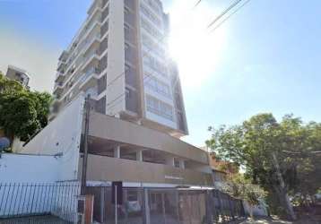 Ótimo apartamento no jardim botânico, de frente, com 61m² privativos, de 2 dormitórios e vaga. possui sala ampla para 2 ambientes com sacada, 2 dormitórios sendo 1 suíte, banheiro social, cozinha mobi