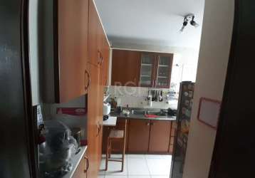 Apartamento na rua antenor lemos, bairro menino deus, com 3 dormitórios,  closet, suíte, peças amplas, cozinha, área de serviço separados, com churrasqueira.  de frente,  totalmente reformado,  janela