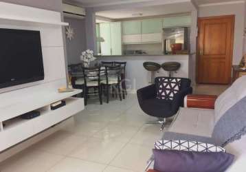 Impecável apartamento garden com 148 m² de área privativa. semi mobiliado. living para 2 ambientes com piso em porcelanato. sacada integrada com churrasqueira e espaço para web space. amplo terraço. c