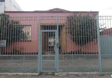 Casa 3 dormitórios, 3 vagas de garagem, no bairro medianeira, porto alegre/rs.     &lt;br&gt;&lt;br&gt;excelente casa no bairro medianeira, construção vintage totalmente preservada com frente para a r