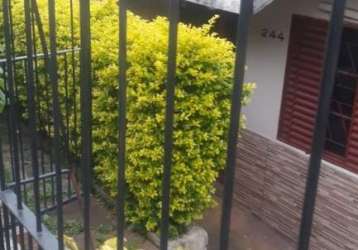 Aparatamento, 2 dormitórios, 2 vagas, bairro jardim caravalho, porto alegre-rs . &lt;br&gt;  &lt;br&gt;aceita financiamento e fgts. &lt;br&gt;excelente casa no jardim carvalho,  toda reformada incluin