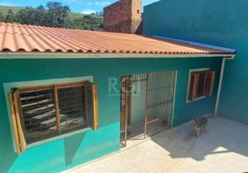 Excelente casa com 3 dormitórios, vaga de garagem, com pátio, semimobiliado, próximo do hospital divina providência, porto alegre/rs &lt;br&gt;    &lt;br&gt; localizada ao lado do hospital divina prov