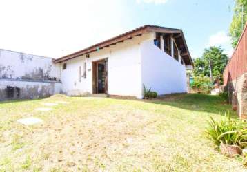 Casa 3 dormitórios no bairro sarandi em porto alegre. casa transformada em comercial de esquina, com terreno 12x28, composta de recepção, cozinha, 2 banheiros e salão principal. excelente para qualque