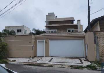 Casa com piscina na praia dos amores, balneário camboriú/sc