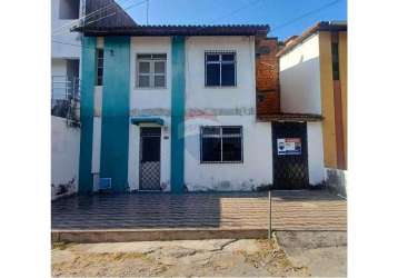 Excelente casa dúplex no condomínio da aeronáutica, bairro antônio bezerra. ótimo preço: r$ 275.000,00.