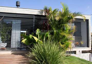 Casa em condomínio fechado com 2 quartos à venda na rua manoel fernandes, 280, guarujá, porto alegre, 180 m2 por r$ 620.000