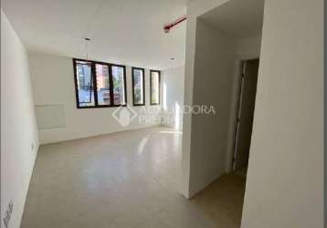 Sala comercial à venda na avenida iguassu, 495, petrópolis, porto alegre, 30 m2 por r$ 225.000