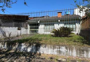 Casa com 2 quartos à venda na rua padre henrique lenz, 82, jardim são pedro, porto alegre, 300 m2 por r$ 380.000