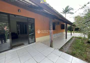 Casa com 3 quartos à venda na rua josé elias lopes, 461, campeche, florianópolis, 133 m2 por r$ 750.000