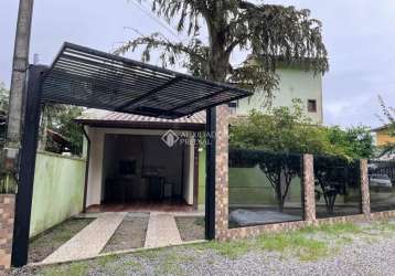 Casa com 4 quartos à venda na rua lourival olirio viana, 66, praia de fora, palhoça, 120 m2 por r$ 800.000