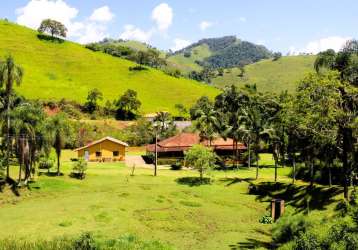 Sitio encantador à venda em cambuí