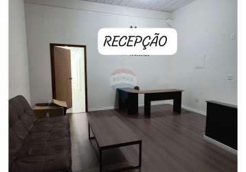 Aluga-se sala comercial no centro de araçoiaba da serra