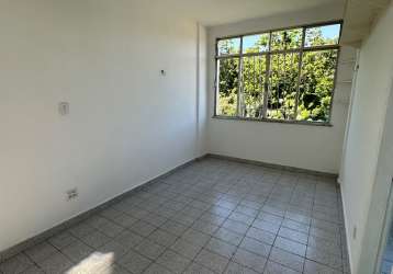 Apartamento quarto e sala amplo.