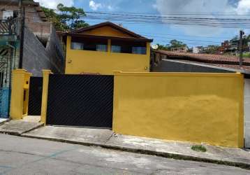 Casa com 270 metros quadrados de área construída, 5 dormitórios, sendo 2 suítes, 5 banheiros - aceita permuta!