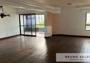 Apartamento no morro do conselho com 4 suítes, 2 transformadas em suítes master, sala ampla, varanda, 3 vagas de garagem com depósito.