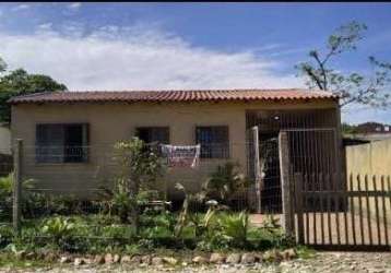 Casa no bairro lageado, em terreno 10x30, escriturado, sala, cozinha, 2 dormitórios, banheiro social e vagas de garagem, pátio todo murado, bem seguro. estuda entrada e caminhão no negocio ou troca po