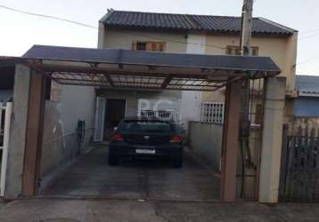 Ótima casa em cachoeirinha, terreno super abrangente com fundos amplo, garagem para 2 carros, portão eletrônico, gás central, 2 banheiros, 2 quartos, terreno 4/30 e fundos com 10/4. todo primeiro anda