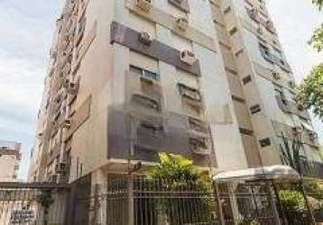 Vende-se apartamento no bairro santana, 3 dormitórios, com 1 suíte, sala ampla para 2 ambientes, cozinha com churrasqueira , área de serviço e dependência de empregada completa. silencioso, andar alto