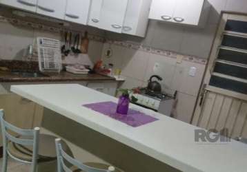 Casa 2 dormitórios, 2 vagas de garagem, bairro restinga, porto alegre/rs.      &lt;br&gt; &lt;br&gt;a venda casa de dois dormitórios no bairro restinga em porto alegre, terreno 17,5 x 17,5 em ponto co