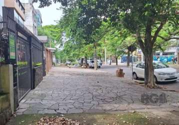 Terreno  419m² a venda no bairro petropolis - poa rs   &lt;br&gt;   &lt;br&gt;&lt;br&gt;terreno  medindo 6,60 de frente por 63.50 da frente ao fundo , gradeado  em rua pavimentada  próximo de principa