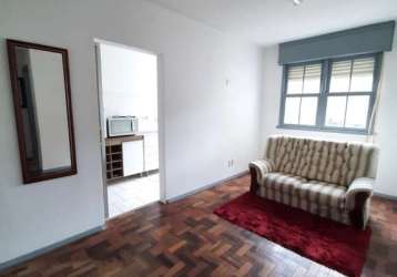 Apartamento  de  1 dormitório no bairro santo antônio em porto alegre/rs. living para  2 ambientes, banheiro social, cozinha, lavanderia.  condomínio com elevadores, portaria 24 horas, salão de festas