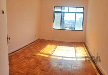 Localizado em uma região privilegiada, este belo apartamento de 1 dormitório oferece 52m² de espaço privativo, perfeito para quem busca conforto e praticidade. com um layout bem distribuído, o imóvel 