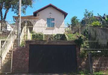 Casa - santa tereza - porto alegre /rs&lt;br&gt;&lt;br&gt;casa com ótima estrutura e bom potencial para reformar e residir em bairro residencial com ótima localização na vila dos comerciários, terreno