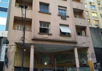 Apartamento de frente na rua riachuelo com 2 dormitórios e 87,17m2, 2 banheiros ,com  sacada, sala, cozinha separada área de serviço, dependência completa de empregada, apartamento com piso frio,imóve