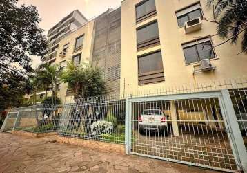 Excelente apartamento a venda no bairro petrópolis pertinho da praça da encol!&lt;br&gt;imóvel amplo, arejado, ensolarado e com ventilação cruzada, composto de 3 dormitórios sendo uma suíte, living do