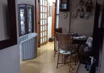 Vende no bairro cavalhada, com garagem, apartamento de 03 dormitórios, living 02 ambientes, banheiro social, cozinha americana. totalmente reformado. prédio com elevador, salão de festas e portaria 24