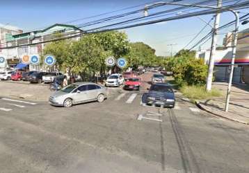 Ampla casa térrea de 6 dormitórios, 4 banheiros no bairro camaquã. excelente casa para comercio ou residência. sendo na casa principal 4 dormitórios sendo um suíte, banheiro social, living 2 ambientes