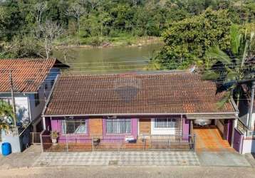 Casa com vista para o rio itajaí-açu