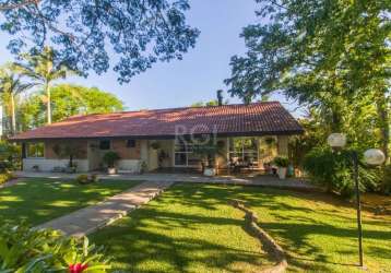 Casa no condomínio fechado paragem dos verdes campos em gravataí &lt;br&gt;casa de 3 quartos, sendo duas suítes, banheiro social, sala com lareira, varanda, cozinha, lavabo e lavanderia. &lt;br&gt;lin